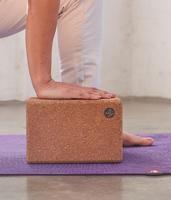 Пробковий блок для йоги Manduka Cork Yoga Block